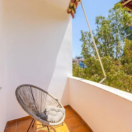 Appartamento Sunny Balcony Walk To By Pikhost