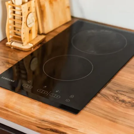 Sunny Balcony Walk To By Pikhost Apartman