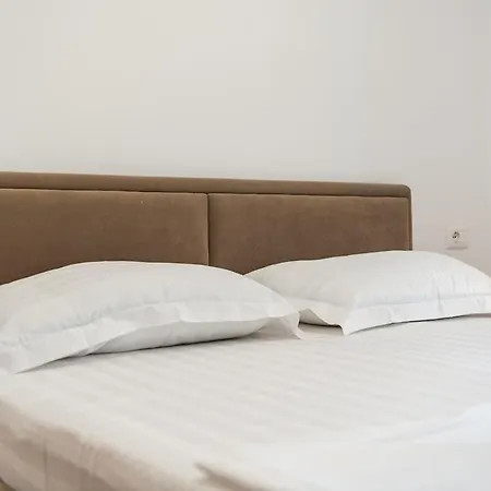 Sunny Balcony Walk To By Pikhost * Golem (Tirana)