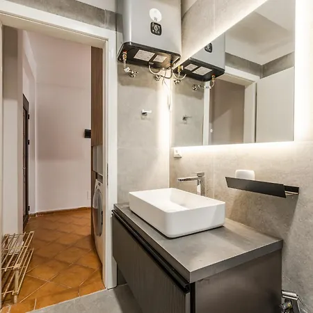 Appartamento Sunny Balcony Walk To By Pikhost *