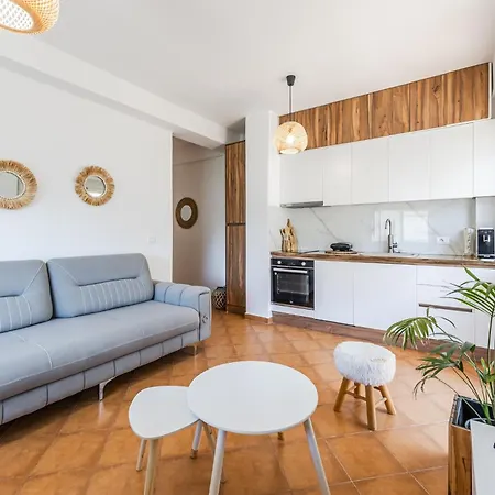 Sunny Balcony Walk To By Pikhost *