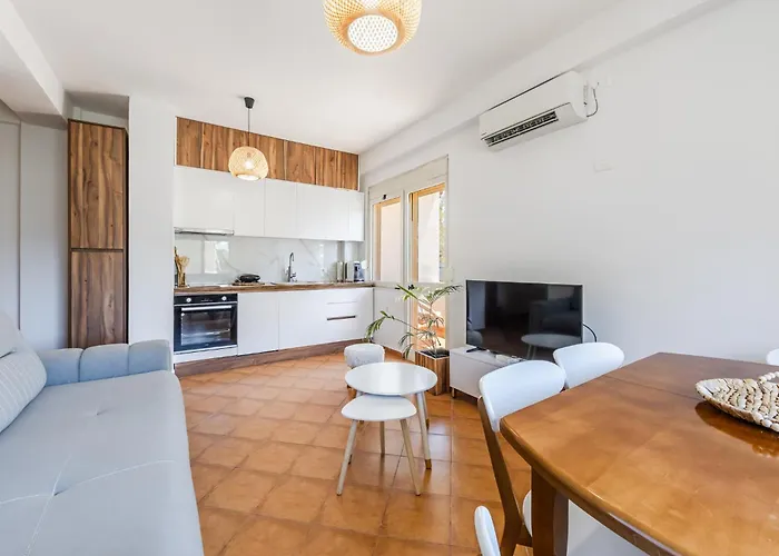 Sunny Balcony Walk To By Pikhost * 格勒姆