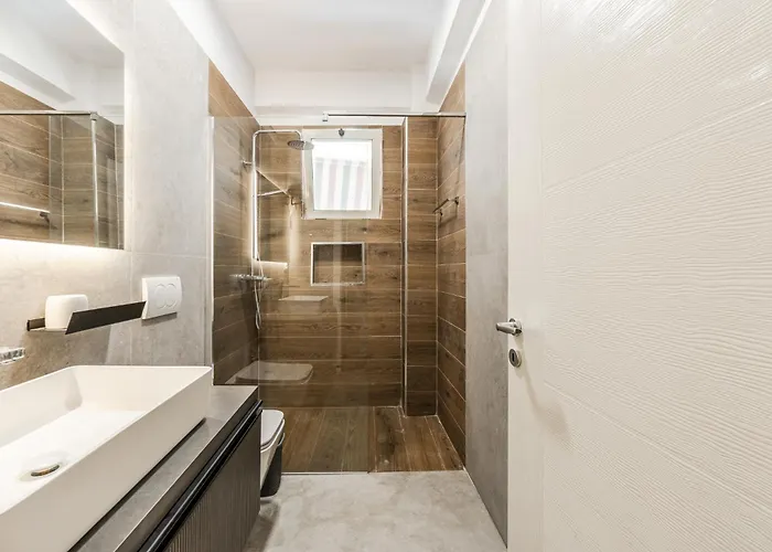 Sunny Balcony Walk To By Pikhost 格勒姆