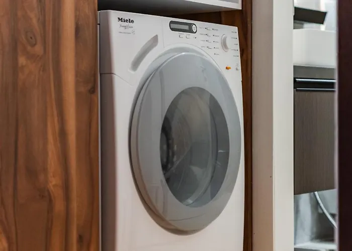 Sunny Balcony Walk To By Pikhost * 格勒姆