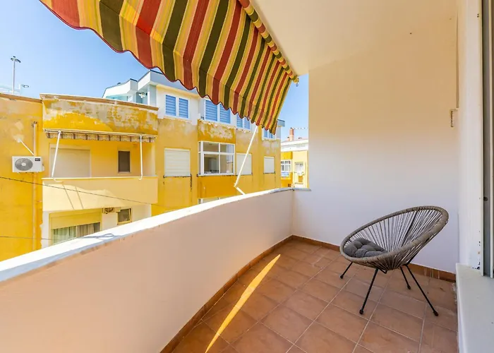 Sunny Balcony Walk To By Pikhost 公寓