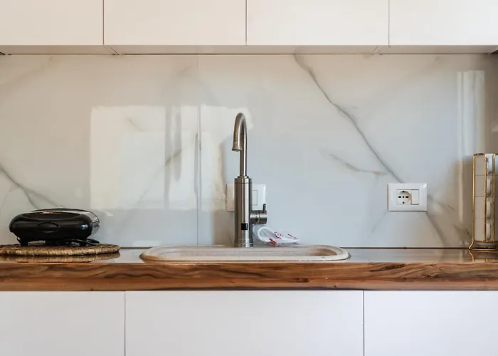 公寓 Sunny Balcony Walk To By Pikhost